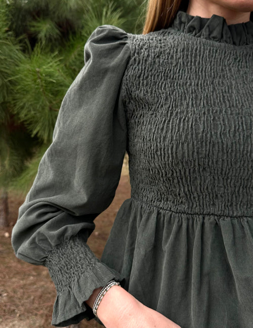 Detalle blusa Atenas caqui algodón mujer | CeCé The Brand