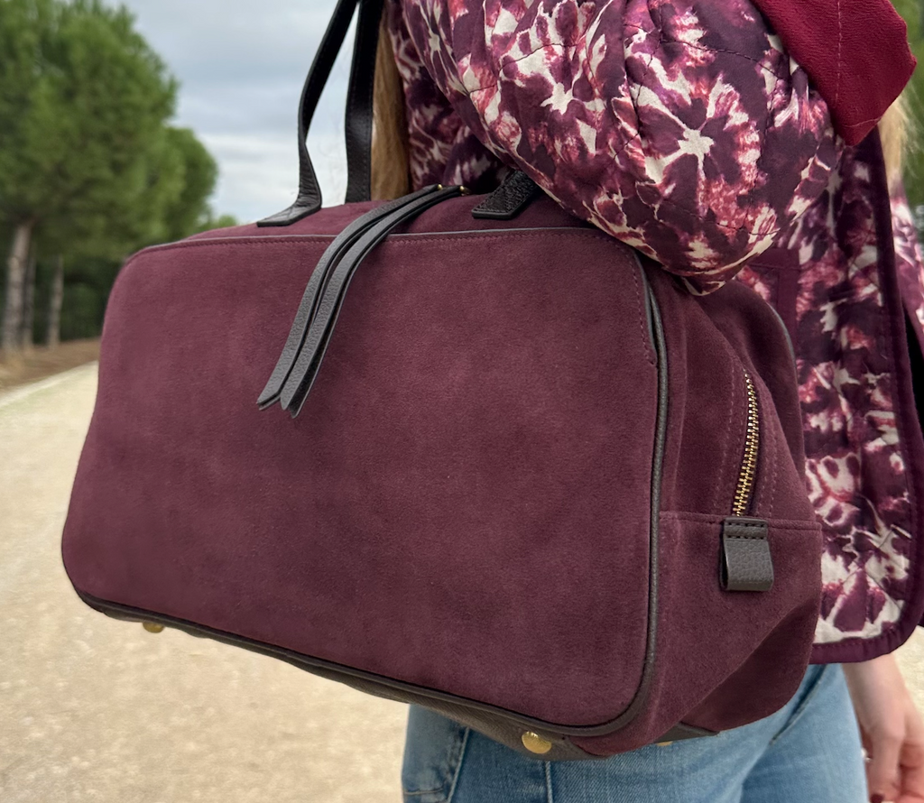 Bolso Nueva York burdeos piel serraje look completo | CeCé The Brand
