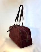 Bolso Nueva York burdeos piel serraje vista lateral | CeCé The Brand