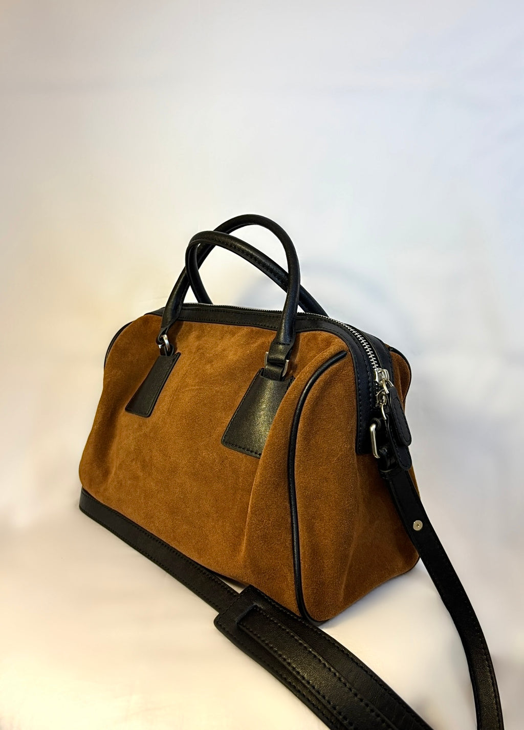 Bolso Palma camel piel serraje vista lateral | CeCé The Brand
