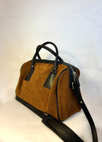 Bolso Palma camel piel serraje vista lateral | CeCé The Brand