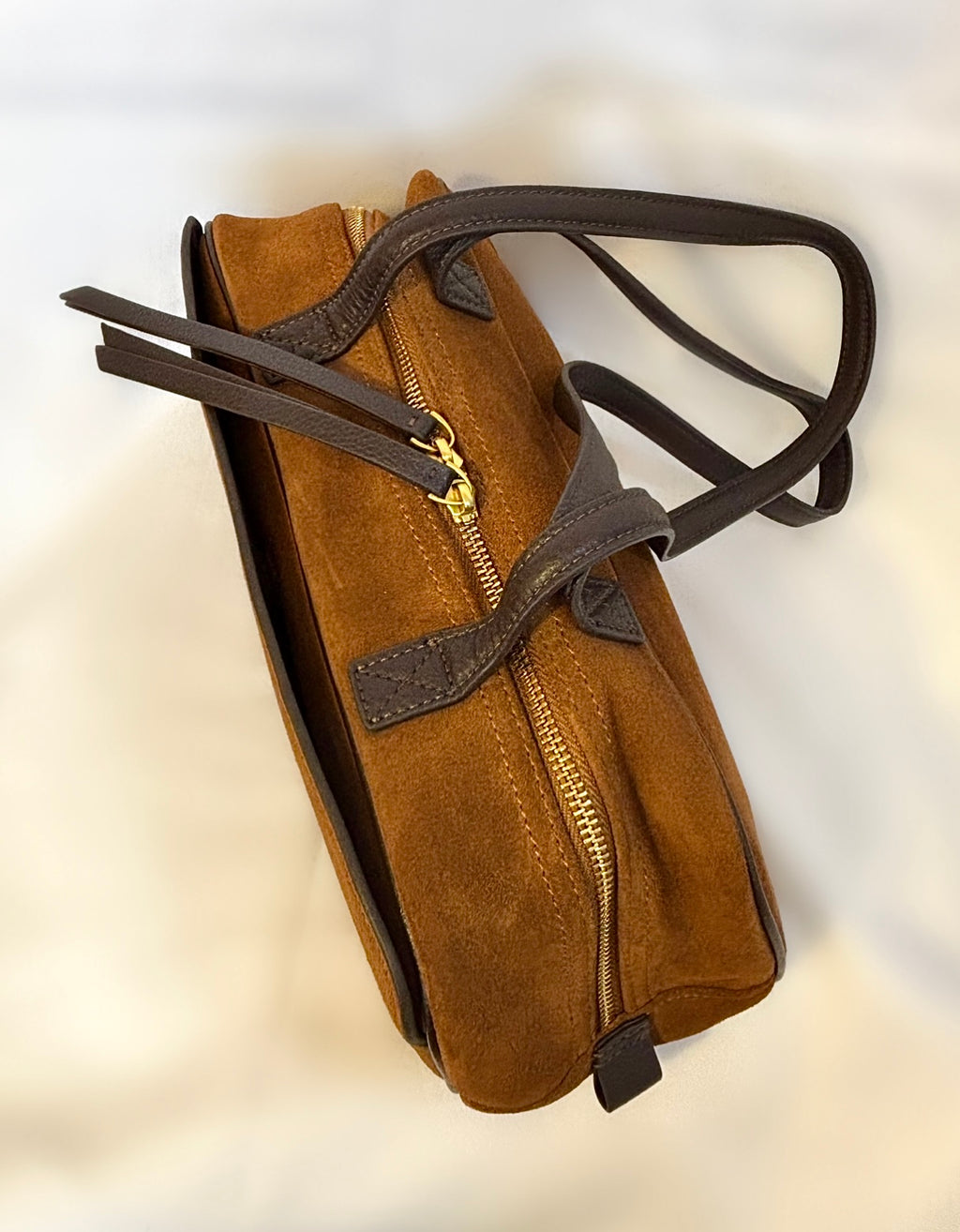 Detalle bolso Soho camel piel serraje | CeCé The Brand