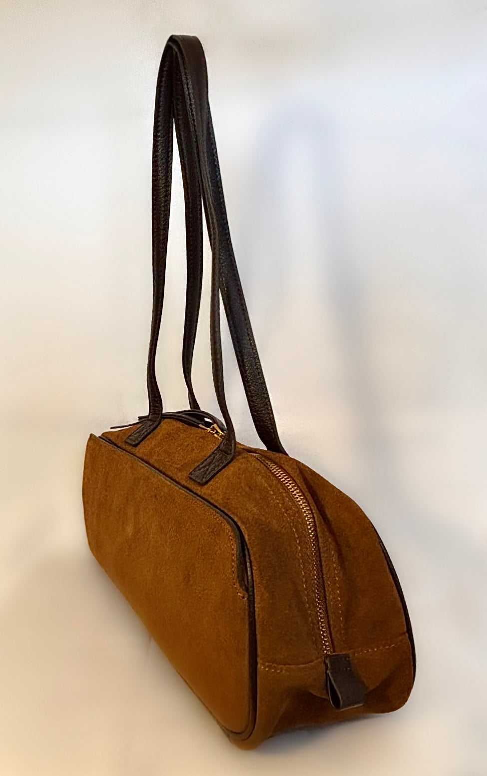Bolso Soho camel piel serraje vista lateral | CeCé The Brand