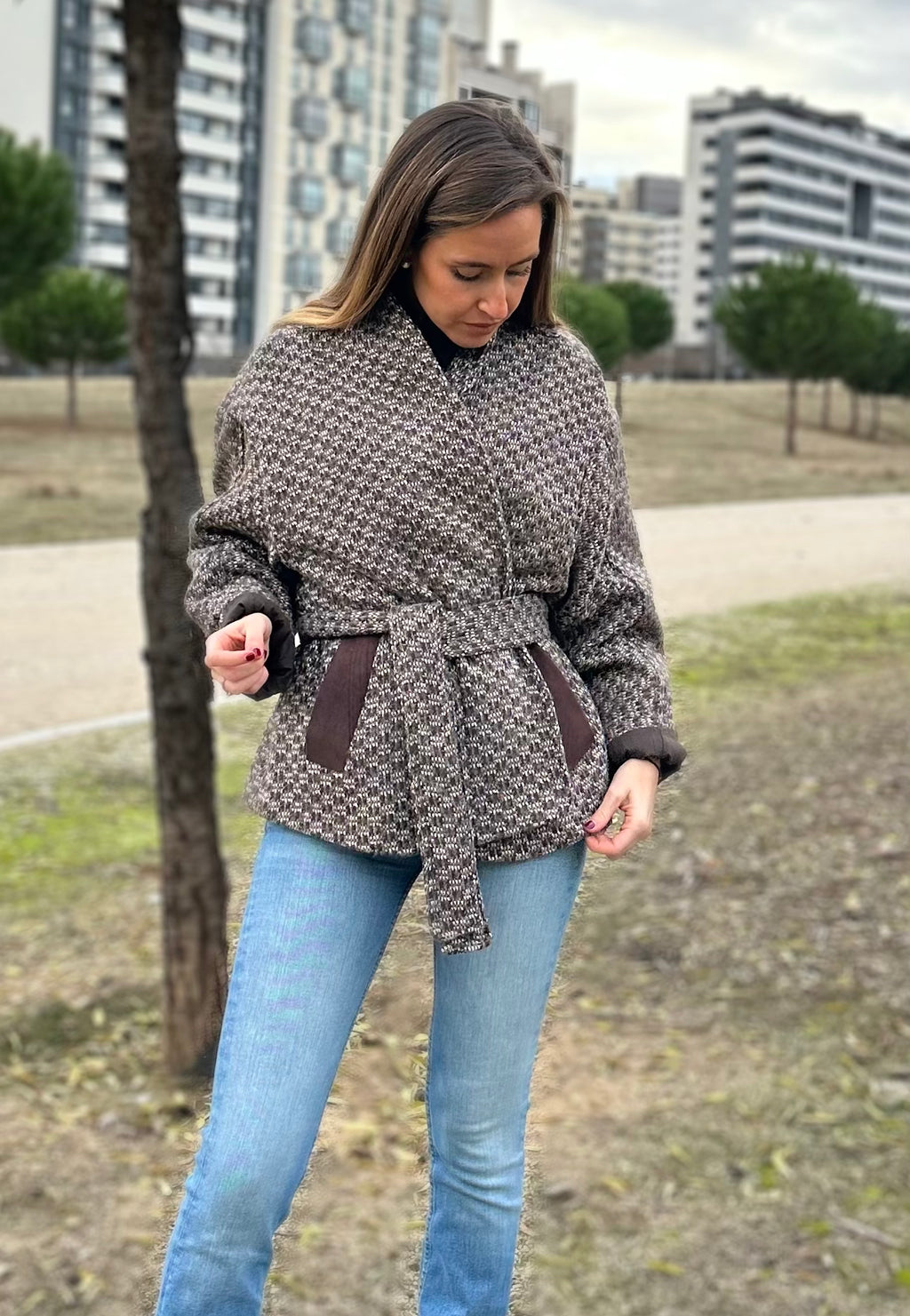 Chaqueta Bruselas marrón y beige talla única |
CeCé The Brand