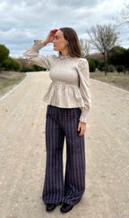 Pantalon Edimburgo burdeos con modelo